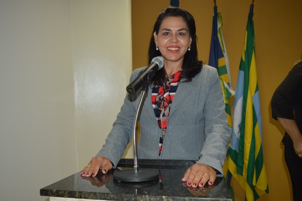 Vereadora Surama Martins - DEM, destaca aumento de recursos graças atual de Júlio César